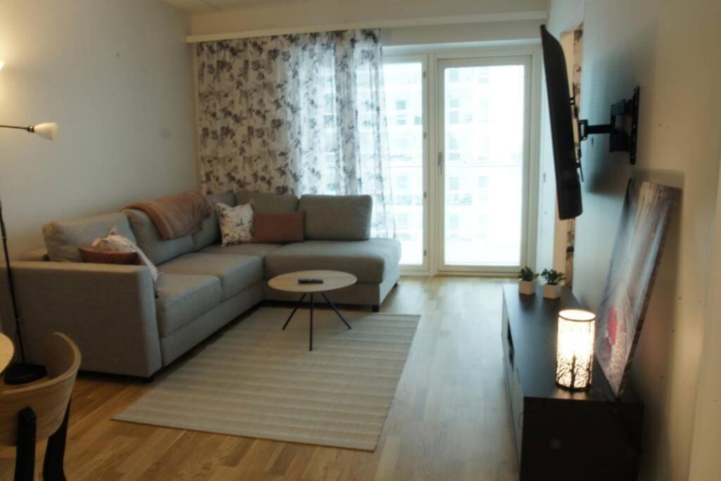 Apartamento Keskustan Kaksio 45 M2 Autopaikalla, Rautatienkatu 19, 9 Krs Oulu Exterior foto